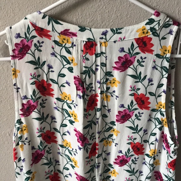 Old navy floral v neck tank women’s size large - Picture 4 of 4